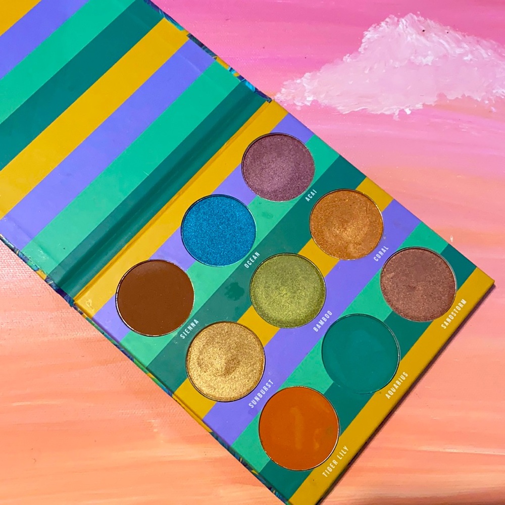 TROPICAL HEAT eyeshadow palette